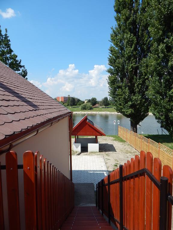 Napsugar Apartman Baja Cameră foto
